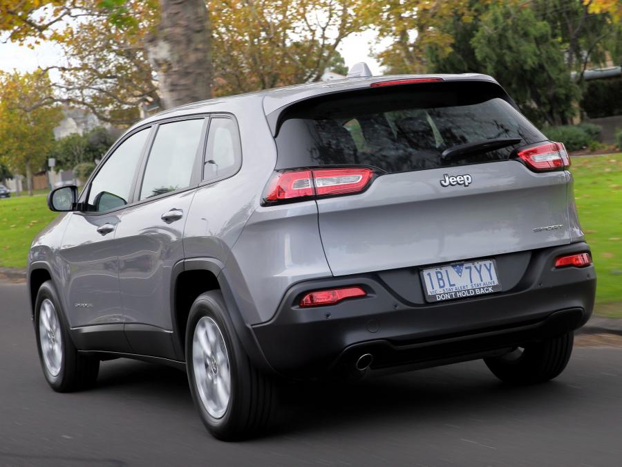  Jeep Cherokee Sport 2014 года  (AU) (фото 2 из 13)